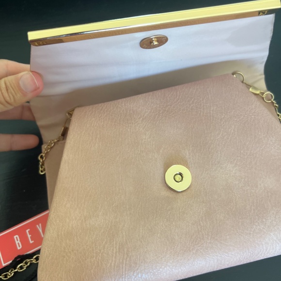 Purse - Picture 3 of 3